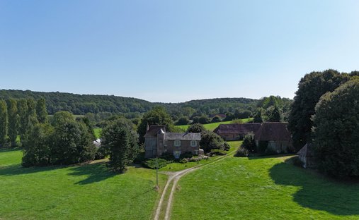 2h From Paris, In The Heart Of The Pays D’auge Area. A Listed 16th /18th Century Chateau Set In Abou