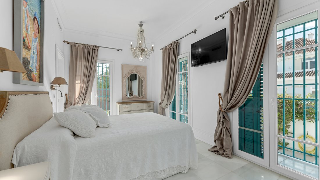 Villa in Marbella, Andalusia, Spain 4 - 13298717