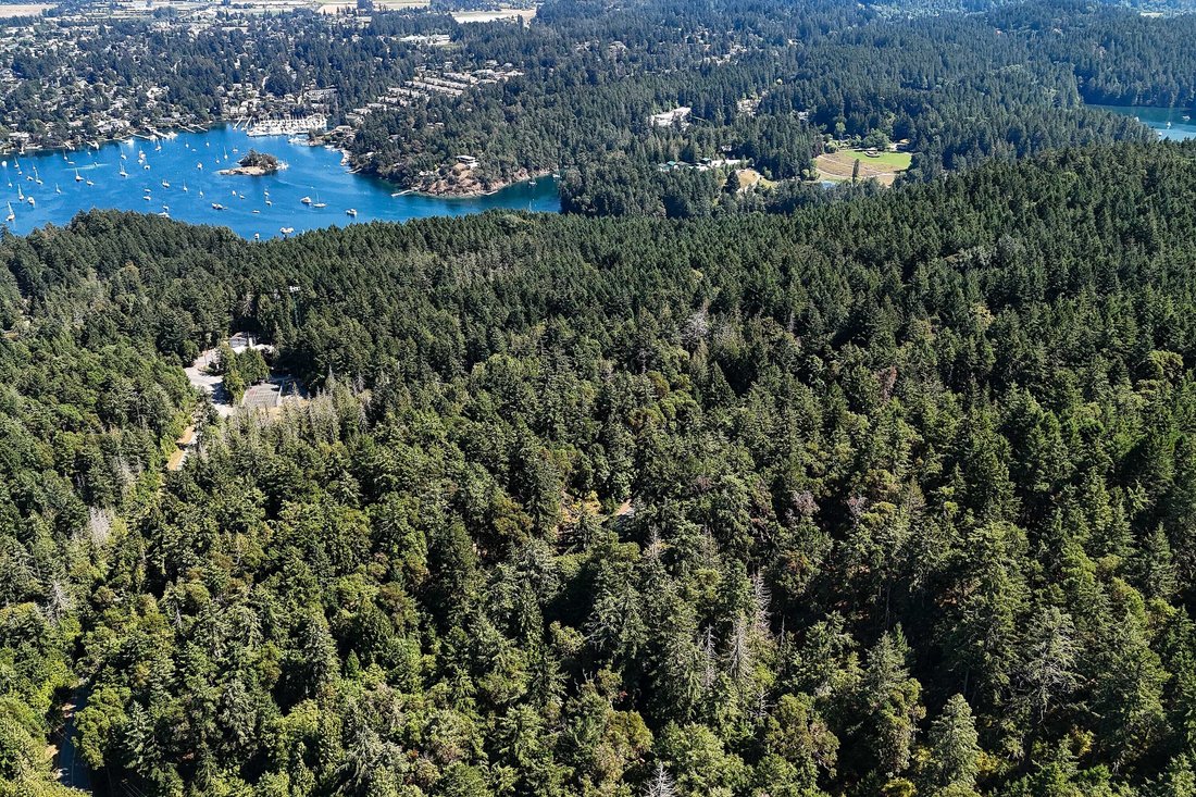 Land in Brentwood Bay, British Columbia, Canada 2 - 14719053