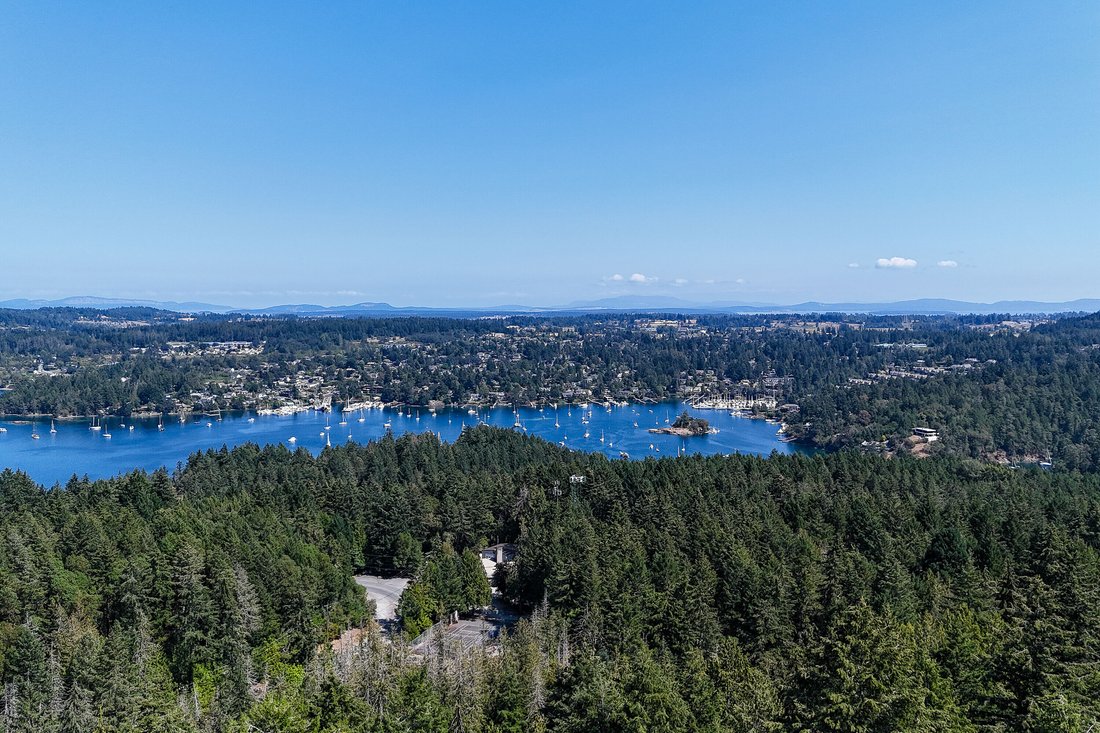 Land in Brentwood Bay, British Columbia, Canada 3 - 14719053