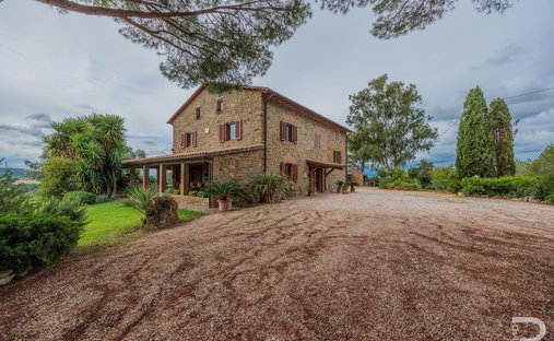 Farm Ranch in Magliano in Toscana, Tuscany, Italy 1