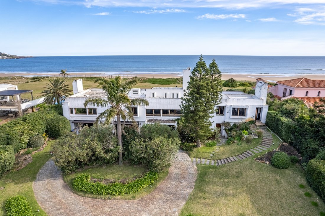 Chalet in Punta Ballena, Maldonado Department, Uruguay 1 - 14719564