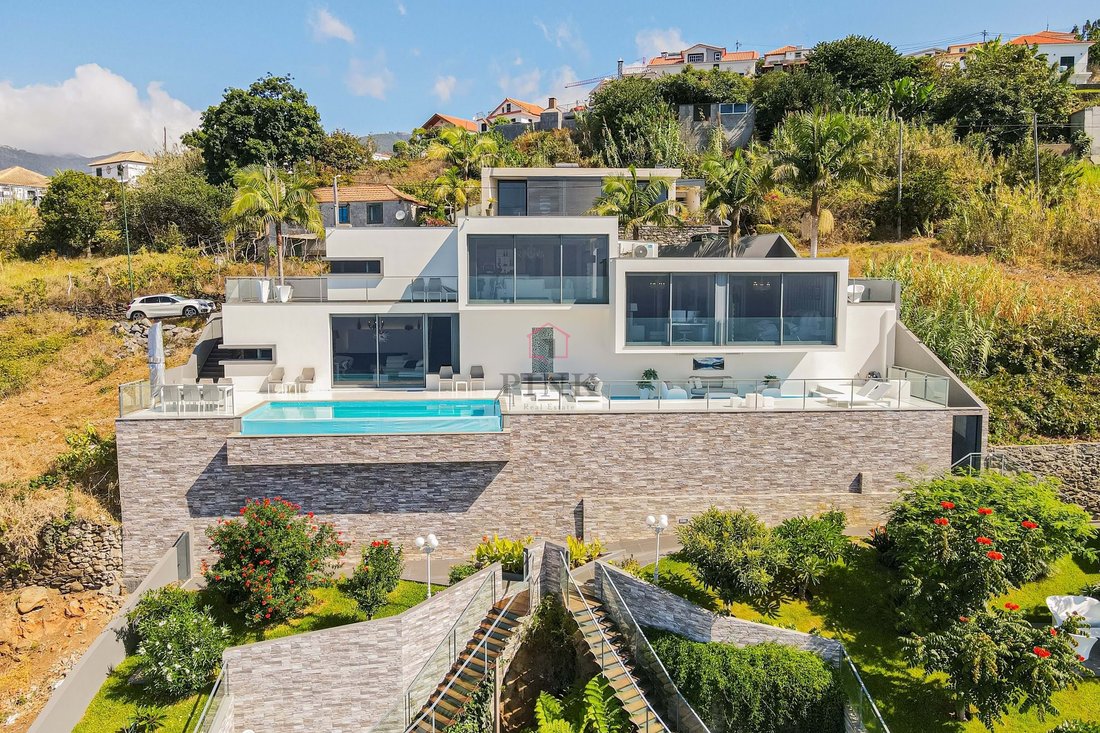 Villa in Arco da Calheta, Autonome Region Madeira, Portugal 2 - 14719666