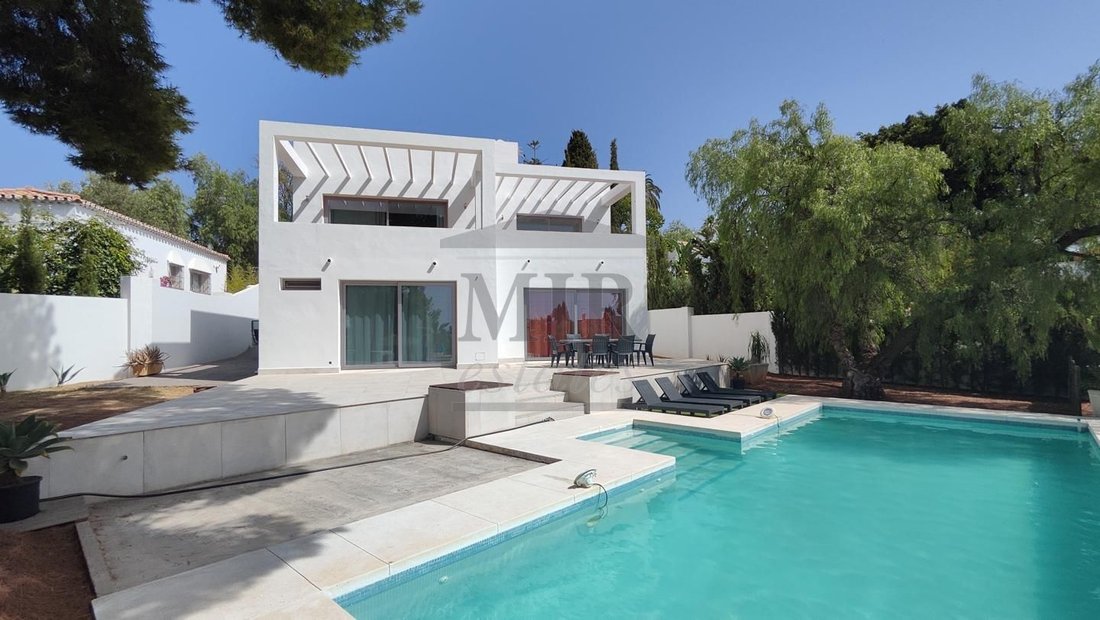 Villa a Río Real, Marbella, Andalusia 2 - 14723063