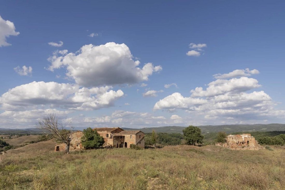 Asciano, Tuscany, Italy 1 - 14722020