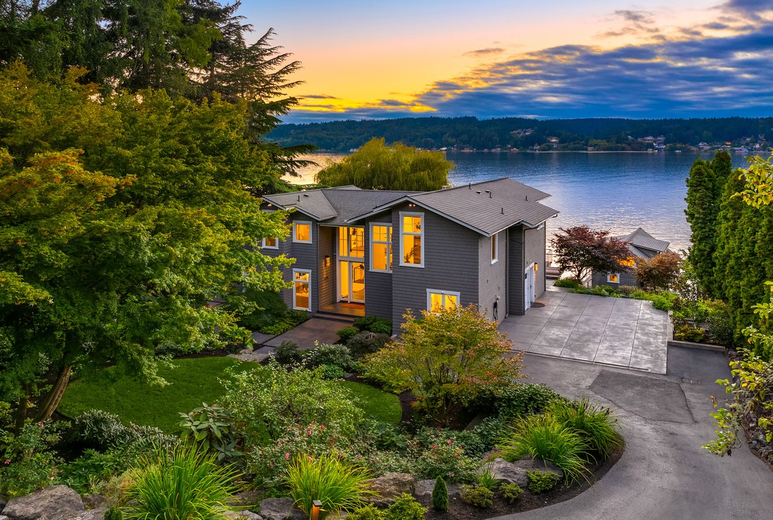 5103 Crystal Springs Drive In Bainbridge Island, Washington, United