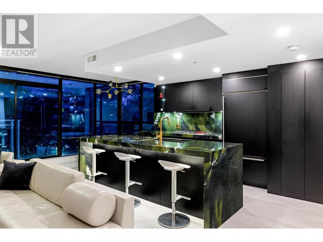 Townhouse in Vancouver, British Columbia, Canada 4 - 14721956