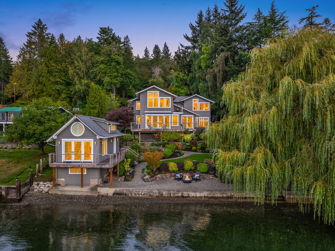 5103 Crystal Springs Drive In Bainbridge Island, Washington, United