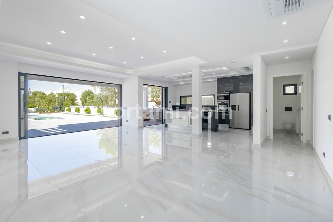 House in Vilamoura, Quarteira, Algarve 2 - 14723169