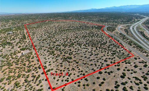 Land in Santa Fe, New Mexico, United States 1