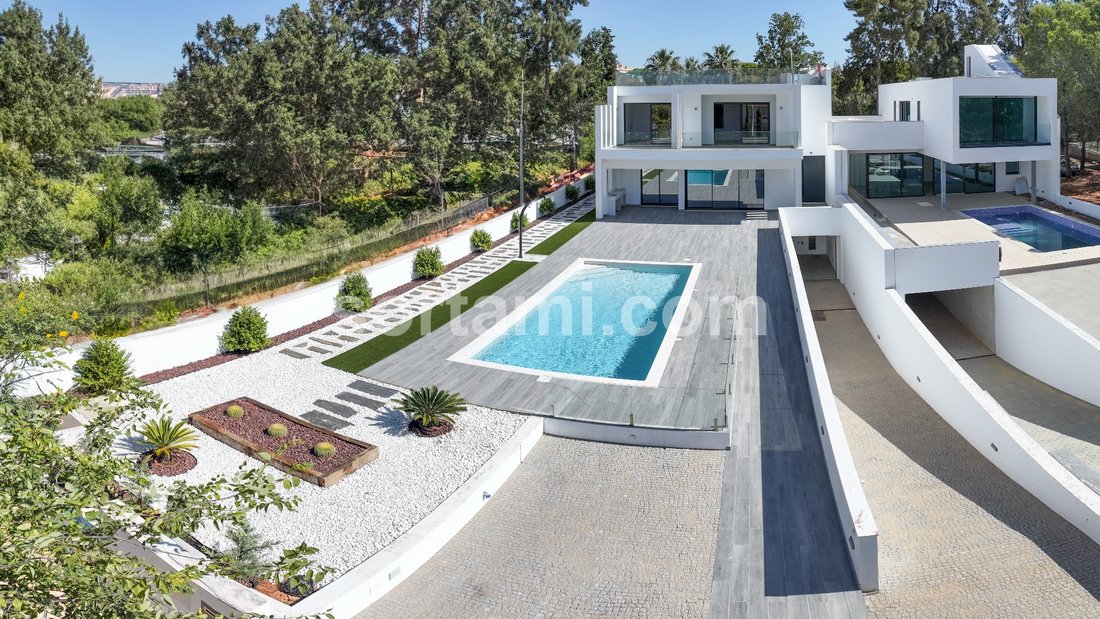 House in Vilamoura, Quarteira, Algarve 1 - 14723169