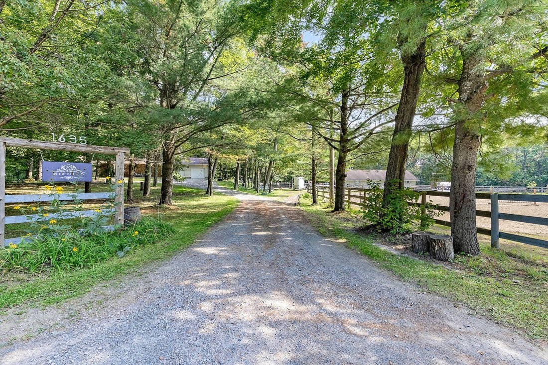 Saint Lazare, Montérégie In Saint Lazare, Quebec, Canada For Sale