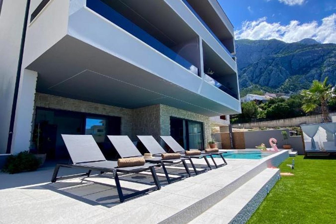 Villa in Veliko Brdo, Split-Dalmatia County, Croatia 2 - 14727565