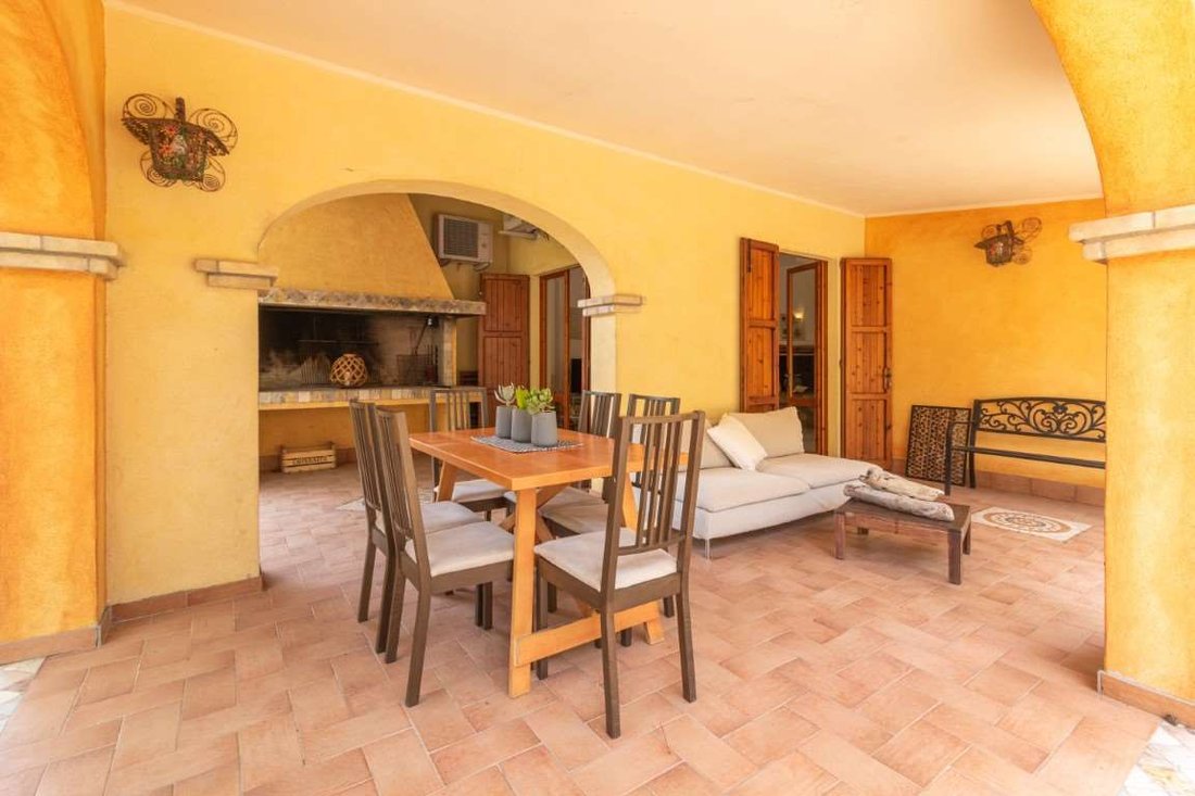 Villa in Pula, Sardinia, Italy 4 - 14726524
