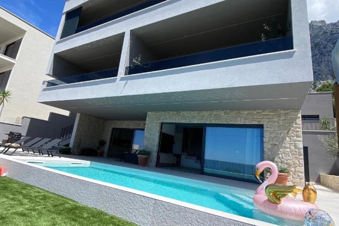 Villa in Veliko Brdo, Split-Dalmatia County, Croatia 1 - 14727565