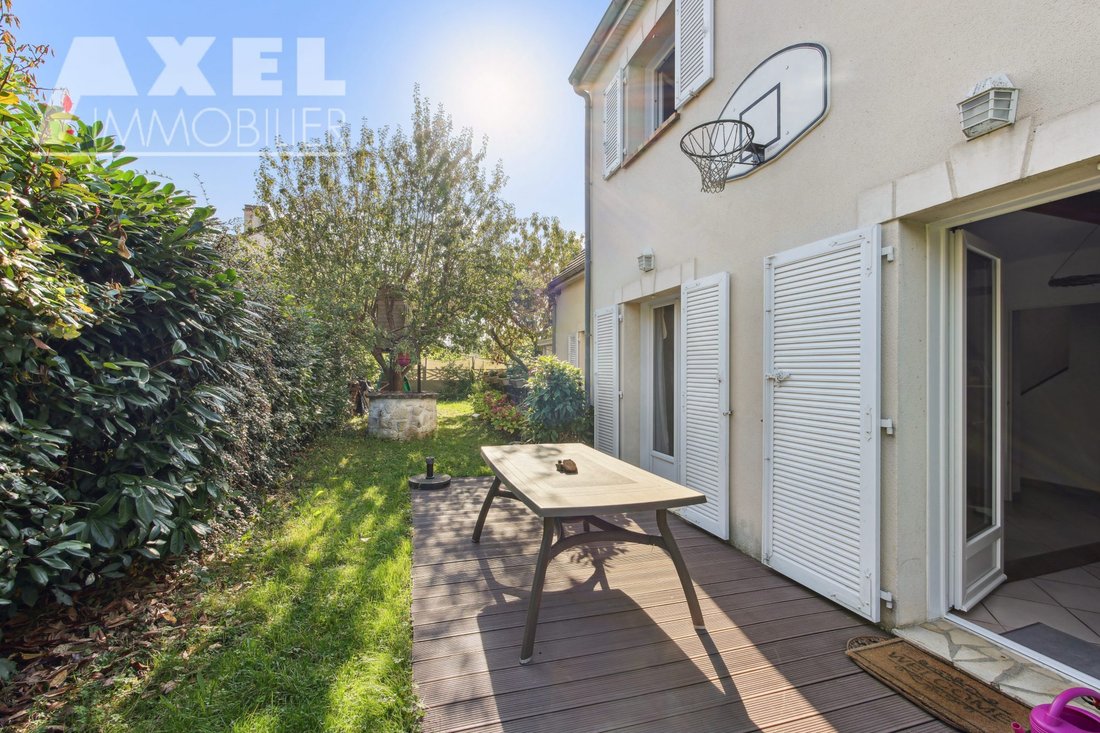 Bois D'arcy House In Bois D'arcy, île De France, France For Sale (14727842)