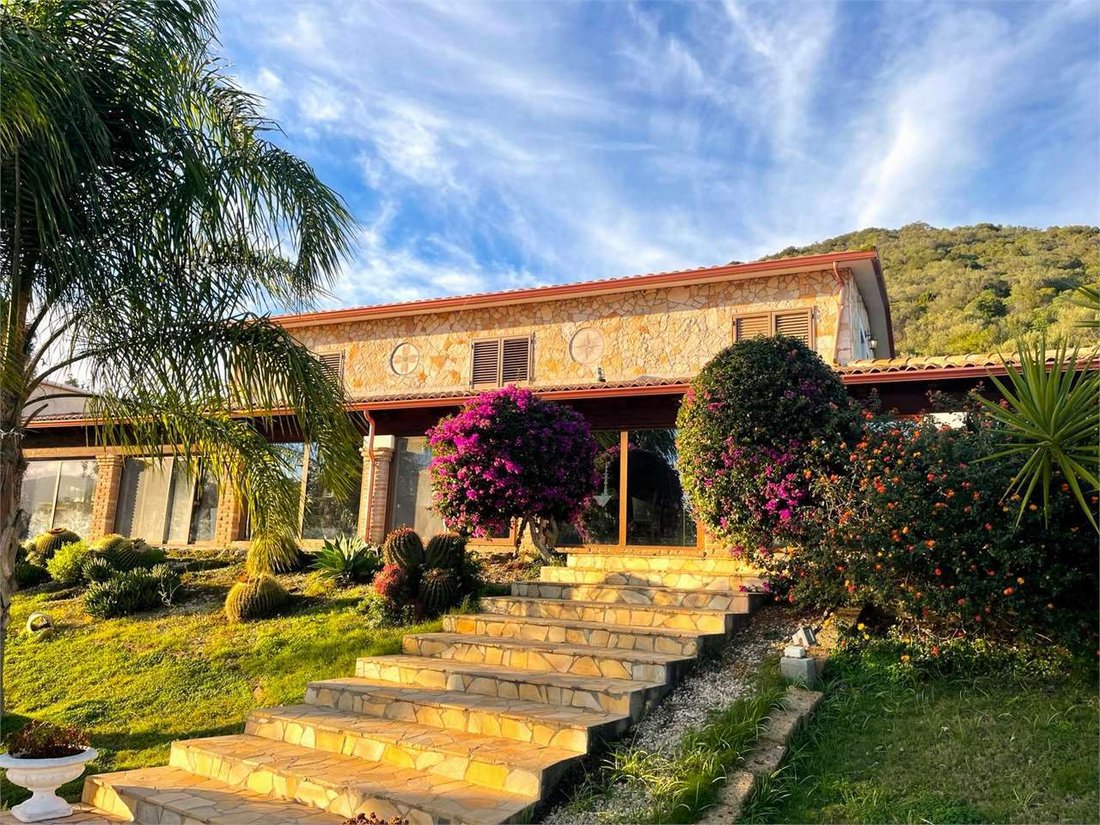 Villa in Uta, Sardinia, Italy 4 - 14726497
