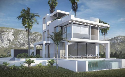 Villa in Buenas Noches, Estepona, Spain 1