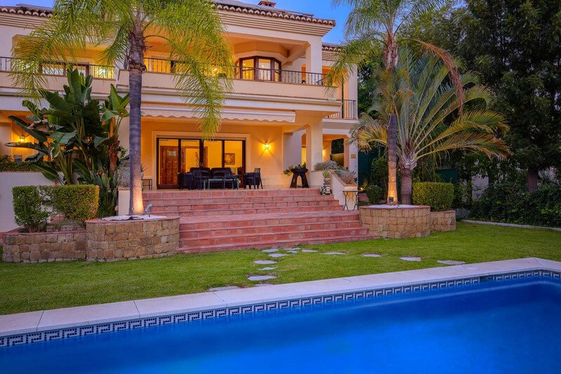 Villa in Benahavis, Andalusia, Spain 1 - 14725440