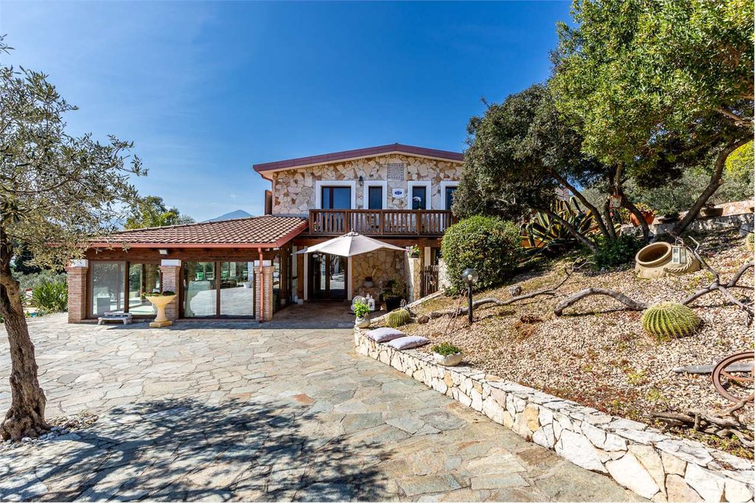 Villa in Uta, Sardinia, Italy 3 - 14726497