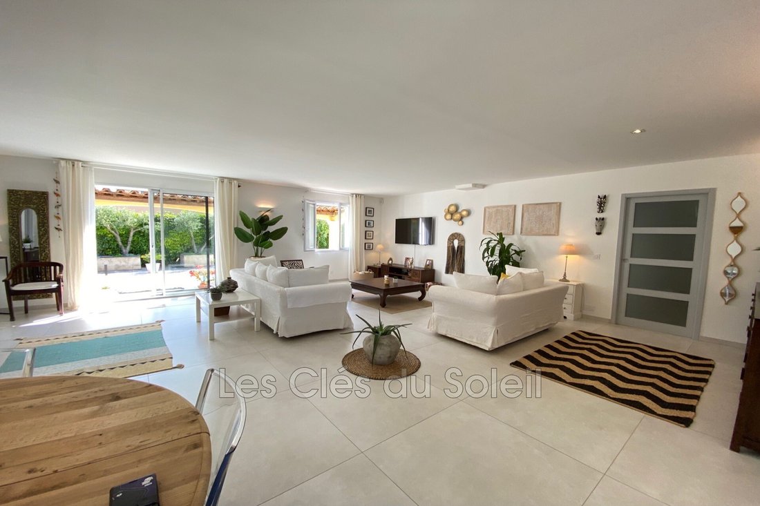 Villa in Besse-sur-Issole, Provence-Alpes-Côte d'Azur, France 5 - 14728442