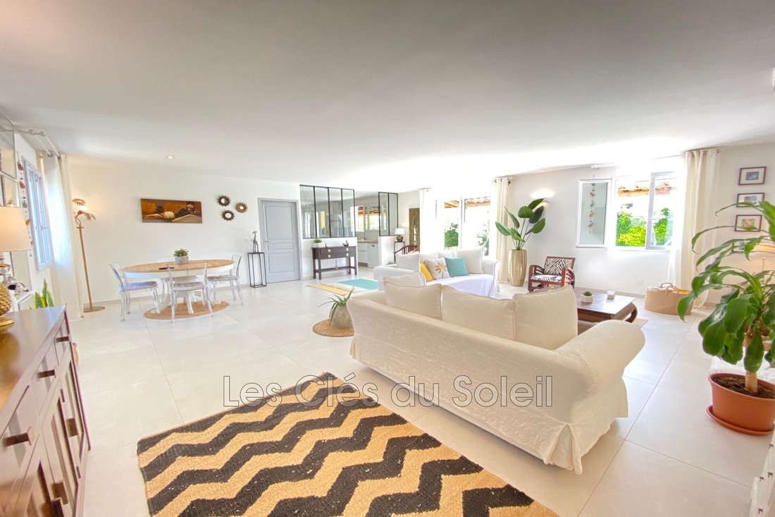 Villa in Besse-sur-Issole, Provence-Alpes-Côte d'Azur, France 4 - 14728442