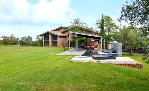 Castle for Sale in Sant Climent de Peralta, Forallac, Spain