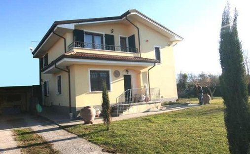 House in Marina di Carrara, Tuscany, Italy 1