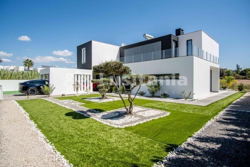 Villa in Vilamoura, Quarteira, Algarve 1 - 14730383