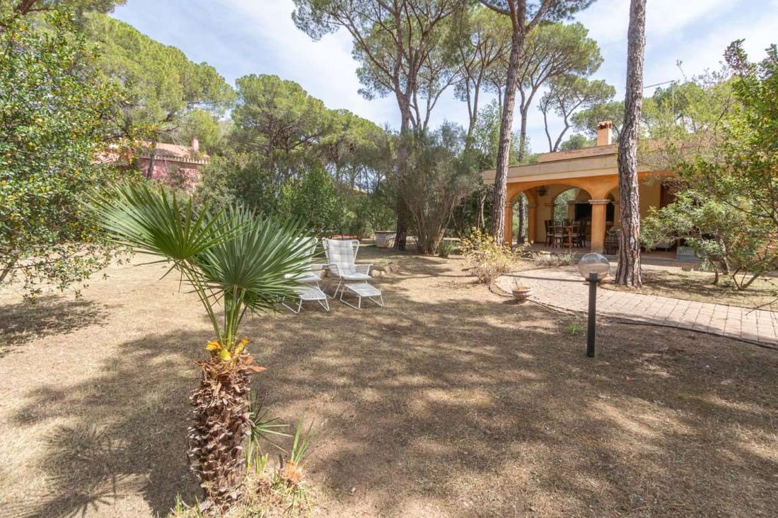 Villa in Pula, Sardinia, Italy 2 - 14726524