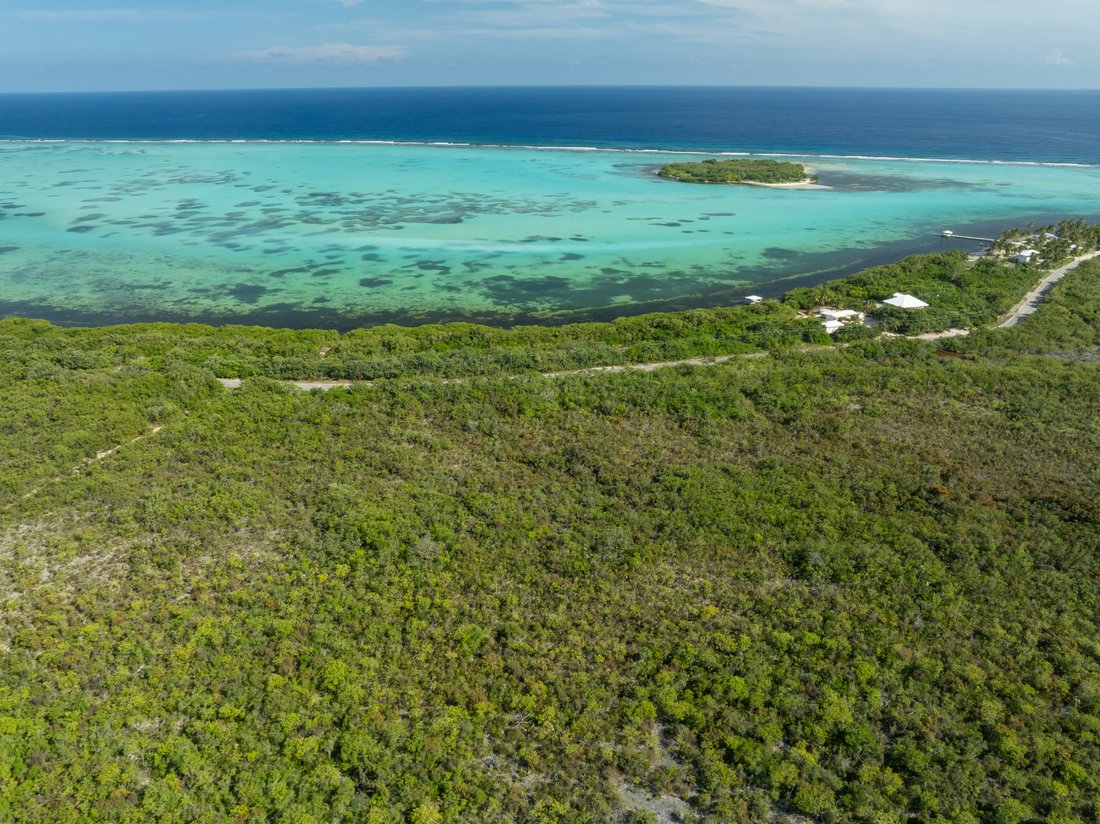 Land in Blossom Village, Sister Islands, Cayman Islands 2 - 14737848