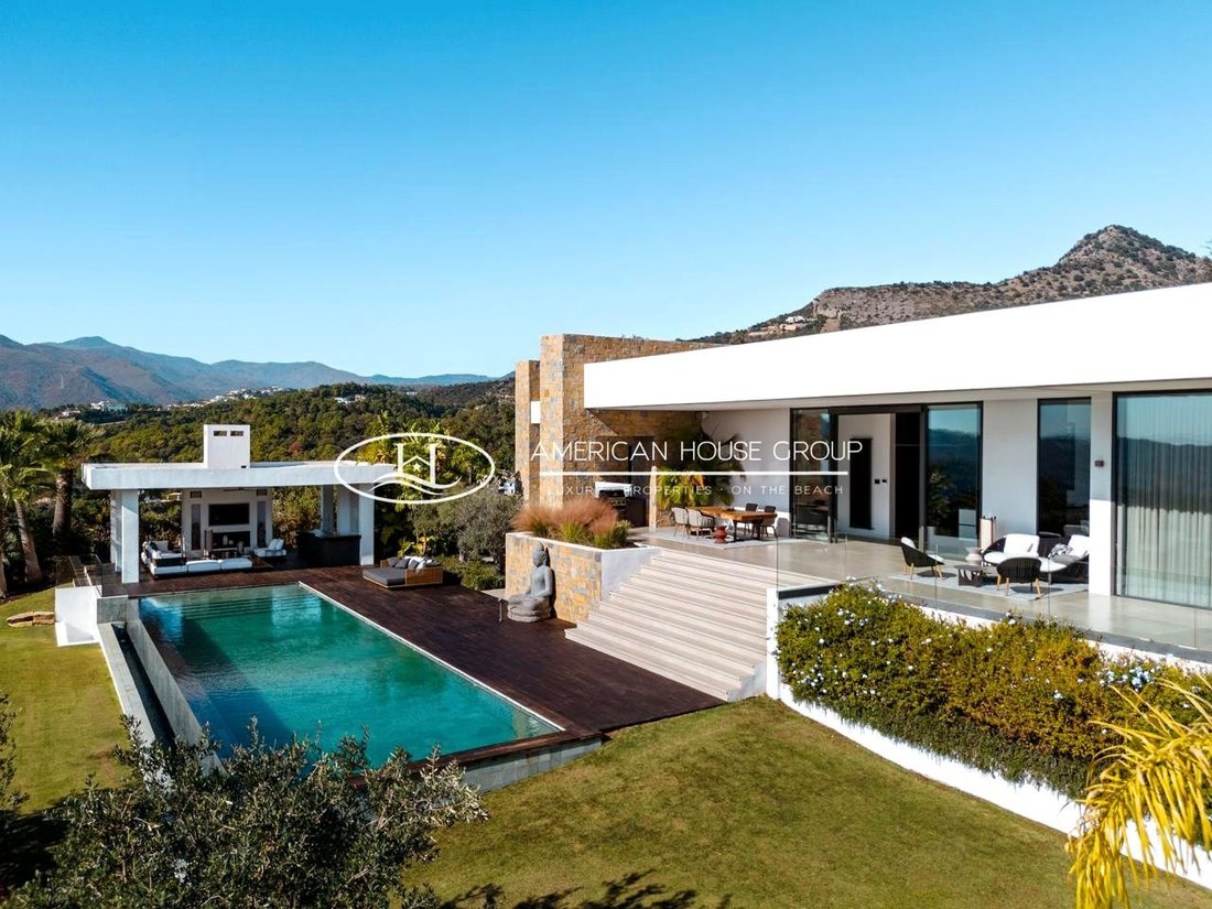 Villa in Benahavis, Andalusia, Spain 1 - 14737037