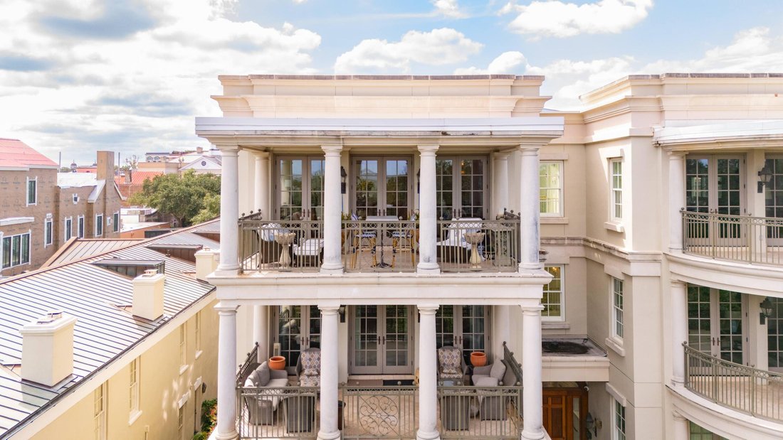 Photo inspiration: Visual Reference: Elegant Penthouse Level Apartment In Charleston South Carolina United