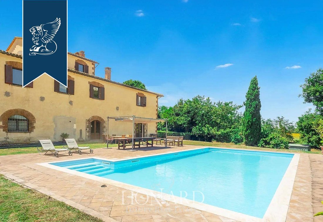 Villa in San Lorenzo Nuovo, Lazio, Italy 5 - 14736652