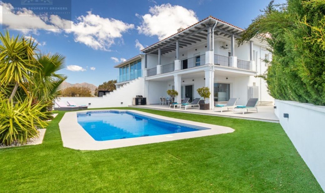 Semi Detached House 4 Bedrooms Sale Marbella In Marbella, Andalusia