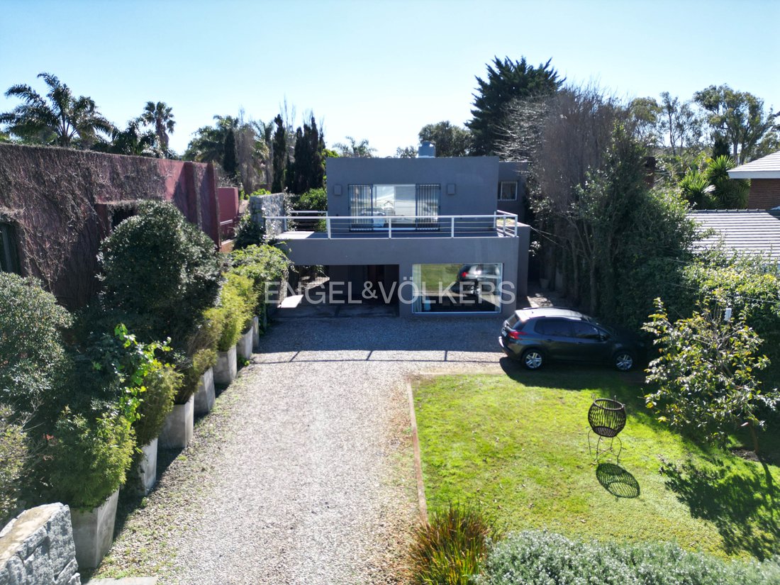 House in Montevideo, Departamento de Montevideo, Uruguay 1 - 14732271