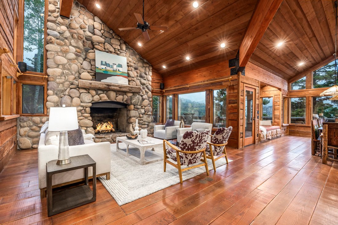 Authentic Deer Valley Lodge In Park City, Utah, United States For Sale