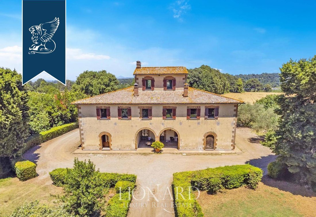 Villa in San Lorenzo Nuovo, Lazio, Italy 3 - 14736652