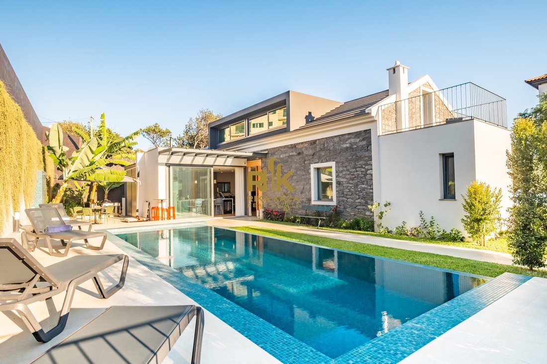Villa in Santa Cruz, Autonome Region Madeira, Portugal 1 - 14733392