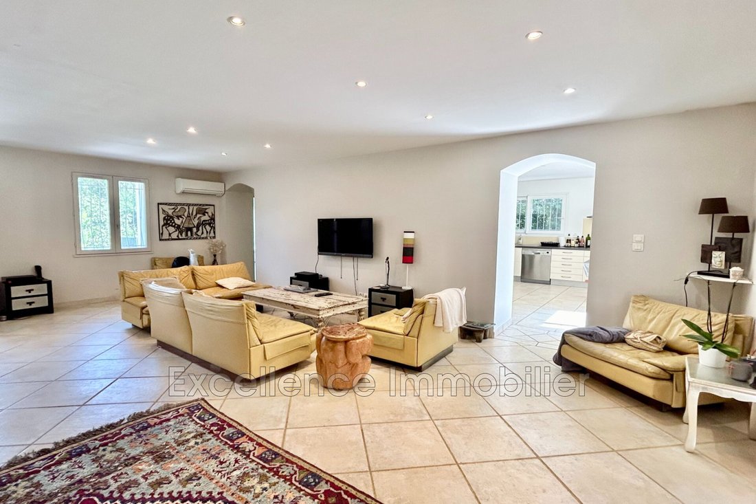 Villa in Le Plan-de-la-Tour, Provence-Alpes-Côte d'Azur, France 4 - 14734074