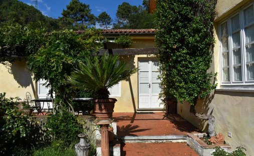 Maisons de campagne à Camaiore, Toscane, Italie 1