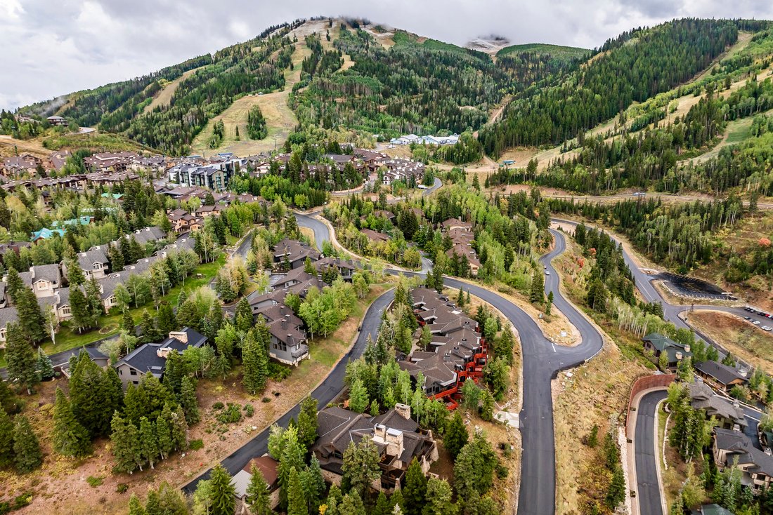Authentic Deer Valley Lodge In Park City, Utah, United States For Sale