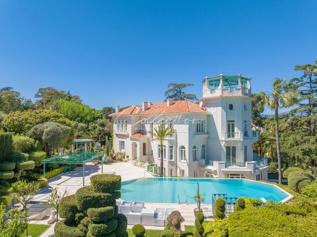 Villa in Antibes, Provence-Alpes-Côte d'Azur, France 2 - 14736833