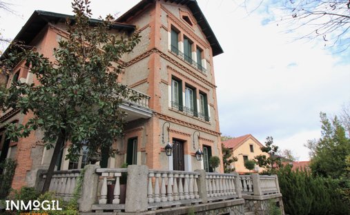 Villa in San Lorenzo de El Escorial, Community of Madrid, Spain 1