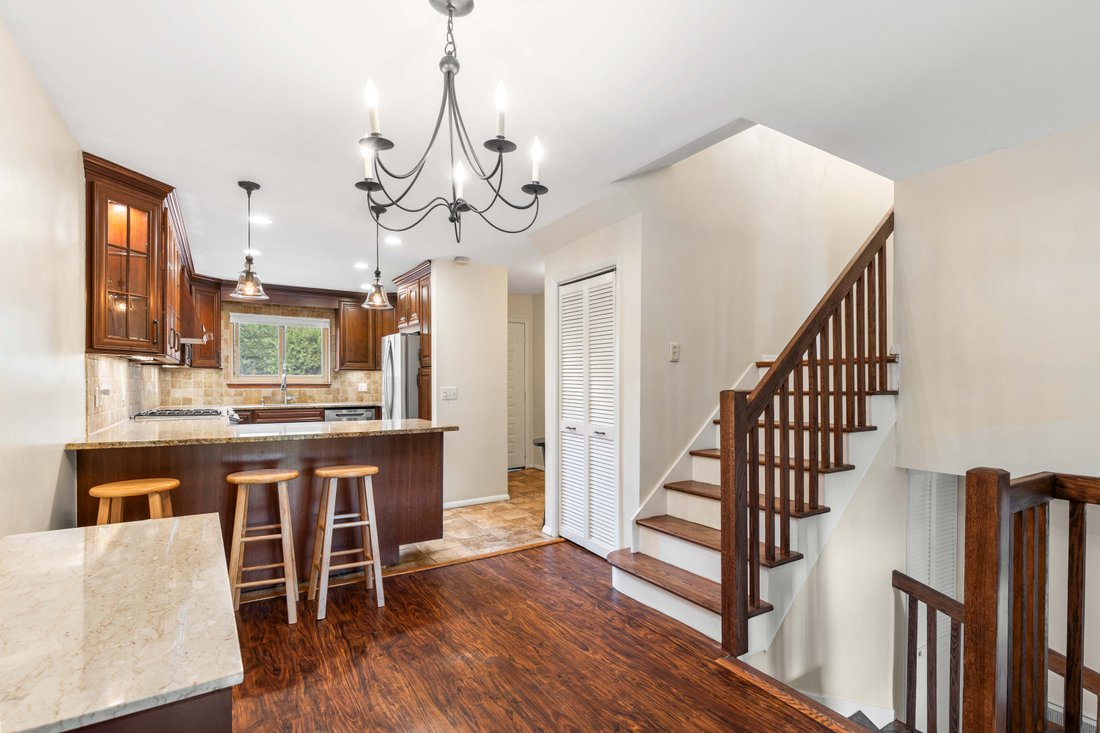 Home To This Beautiful Townhouse In Chappaqua, New York, United