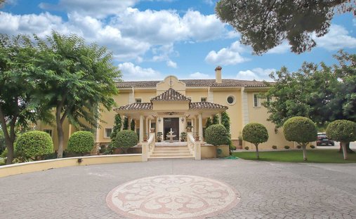 Villa in Marbella, Andalusia, Spain 1