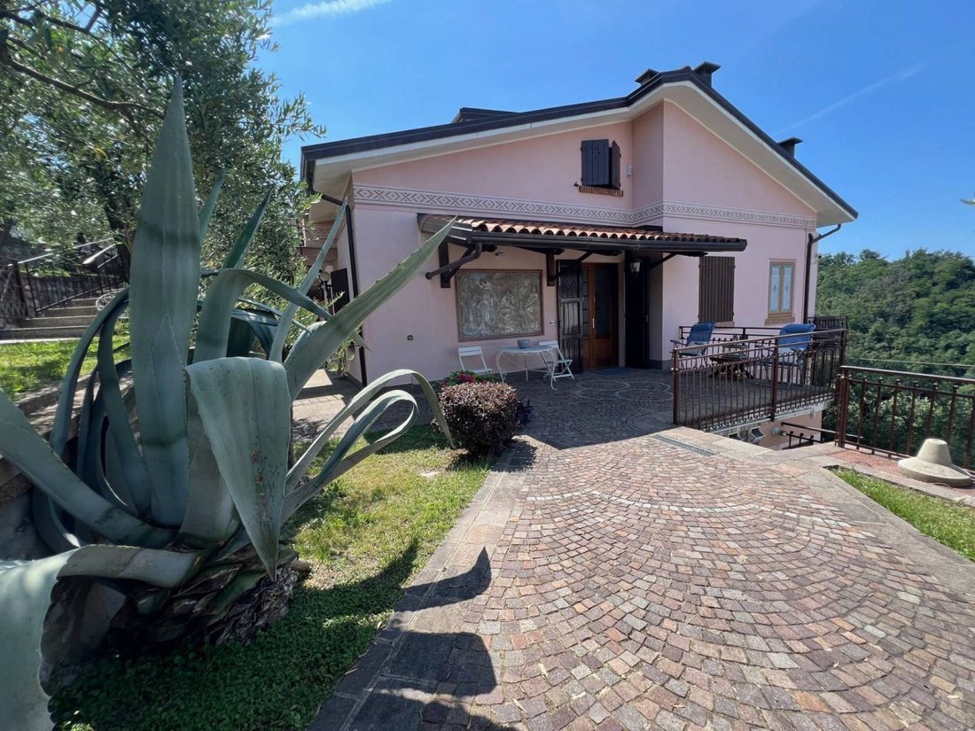 Villa in Cogorno, Liguria, Italy 1 - 14743681