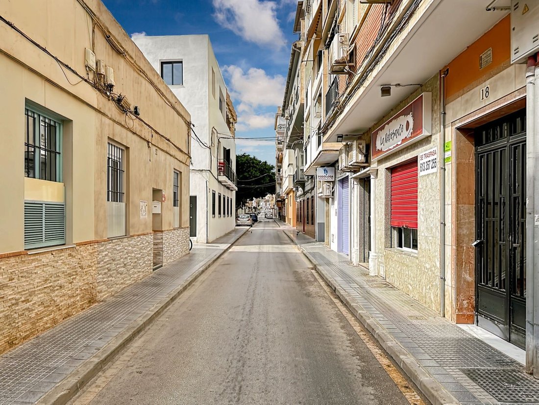 Apartment Apartamento For Rent In El Molinillo, In Málaga, Andalusia