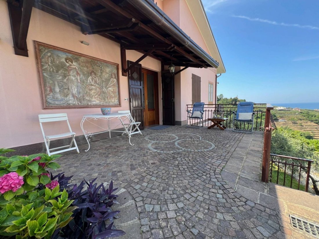 Villa in Cogorno, Liguria, Italy 4 - 14743681