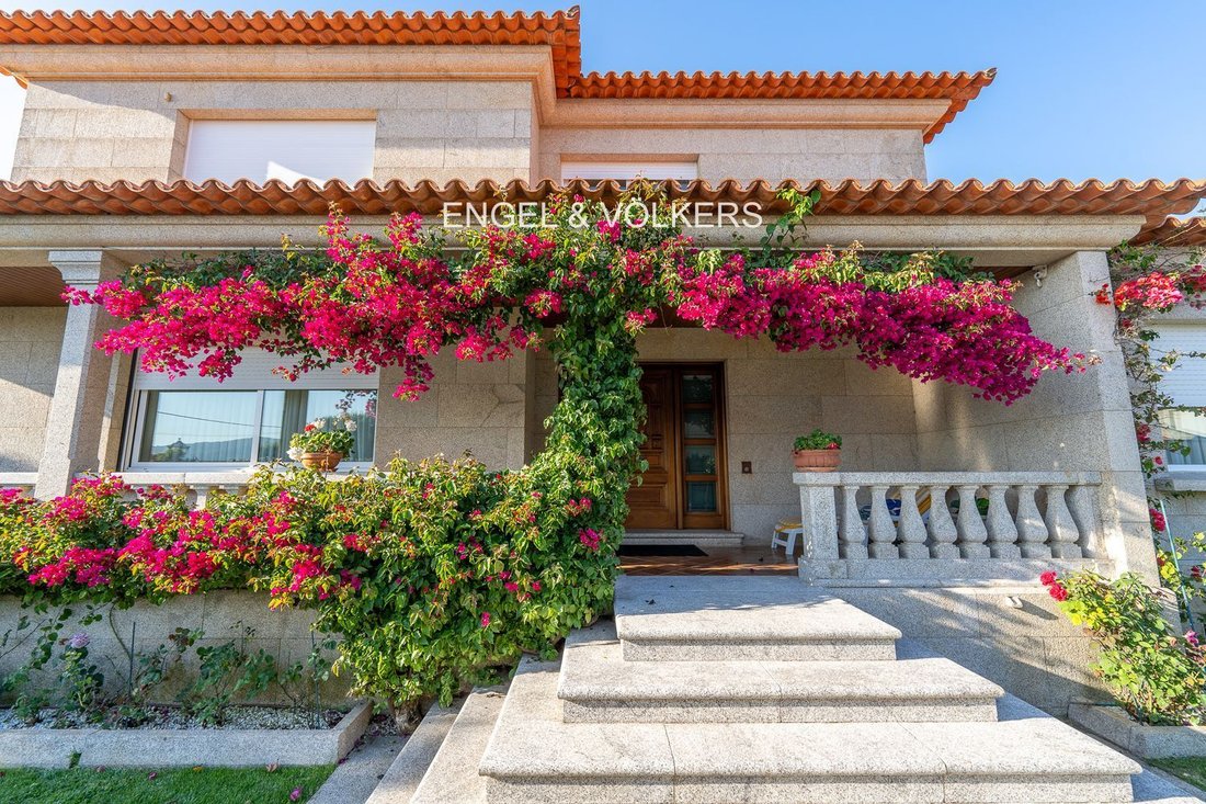 Villa in Nigran (District), Nigran, Spain 1 - 14743074